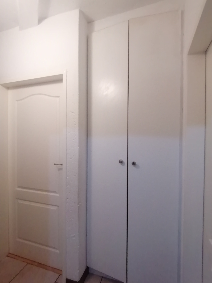 2 Bedroom Property for Sale in Rustenburg Central North West